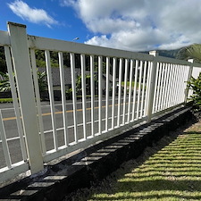 Flawless-vinyl-fence-restoration-right-here-in-Kailua-Hawaii 8