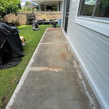 Flawless-vinyl-fence-restoration-right-here-in-Kailua-Hawaii 1